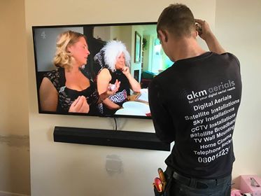 tv wall mounting Wincombe  